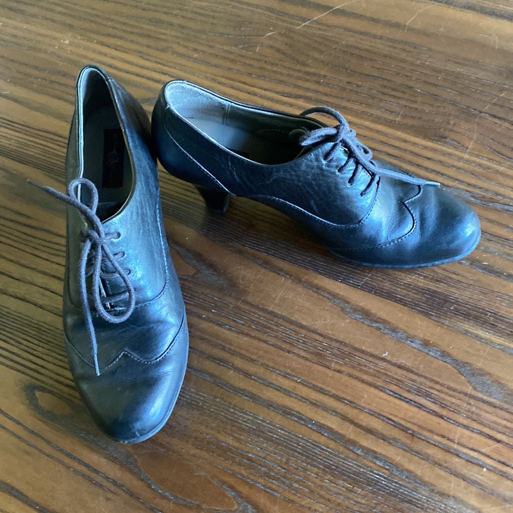 Black Leather Lace Up Wingtip Style Heel - Picture 9 of 9